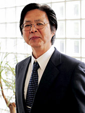 京都市立朱雀第二小学校　校長・山本兼男さん